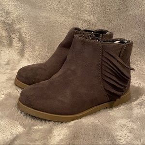Old Navy booties, toddler size 5